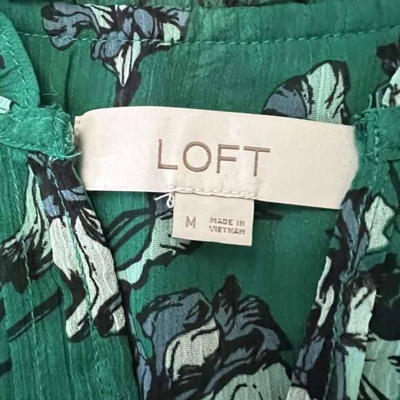 LOFT Women’s Pintucked Ruffle V Neck Sleeveless Blouse Top Green Size Medium - Picture 4 of 7